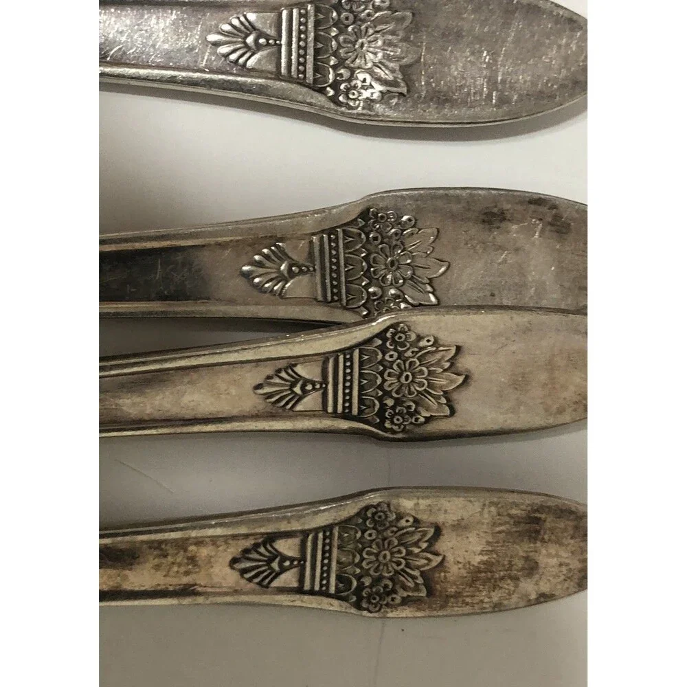 4 1847 Rodgers Bros Salad Forks 6 .75 “ First Love Silverplate